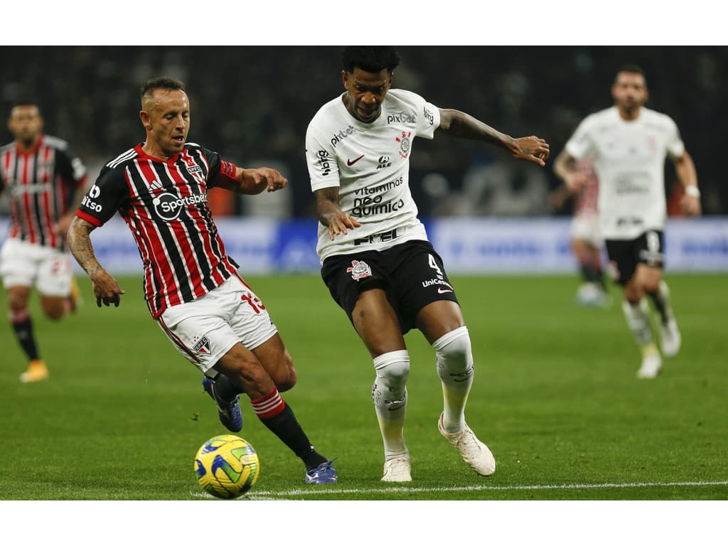 São Paulo x Corinthians: QUEM É MELHOR? (16/08/23) 