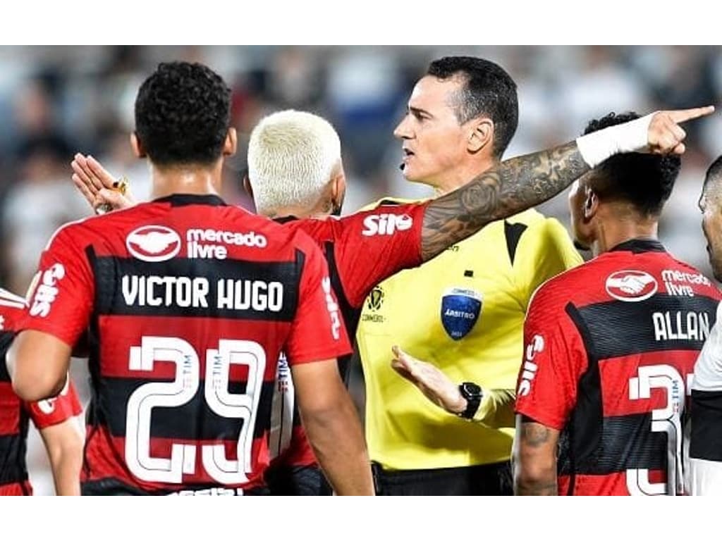 Conmebol multa Gabigol, do Flamengo, em quase R$ 100 mil por falar roubo muito grande