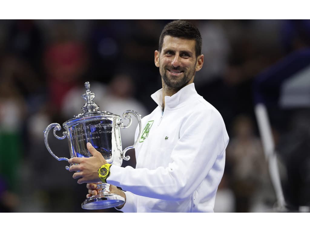 Djokovic domina Medvedev e vence Australian Open pela 9ª vez