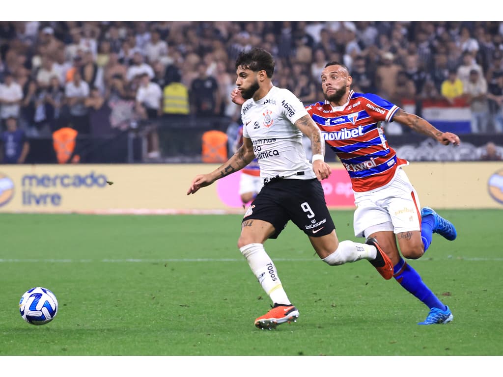 Num torneio de futebol em que cada vitória vale 3 pontos, cada