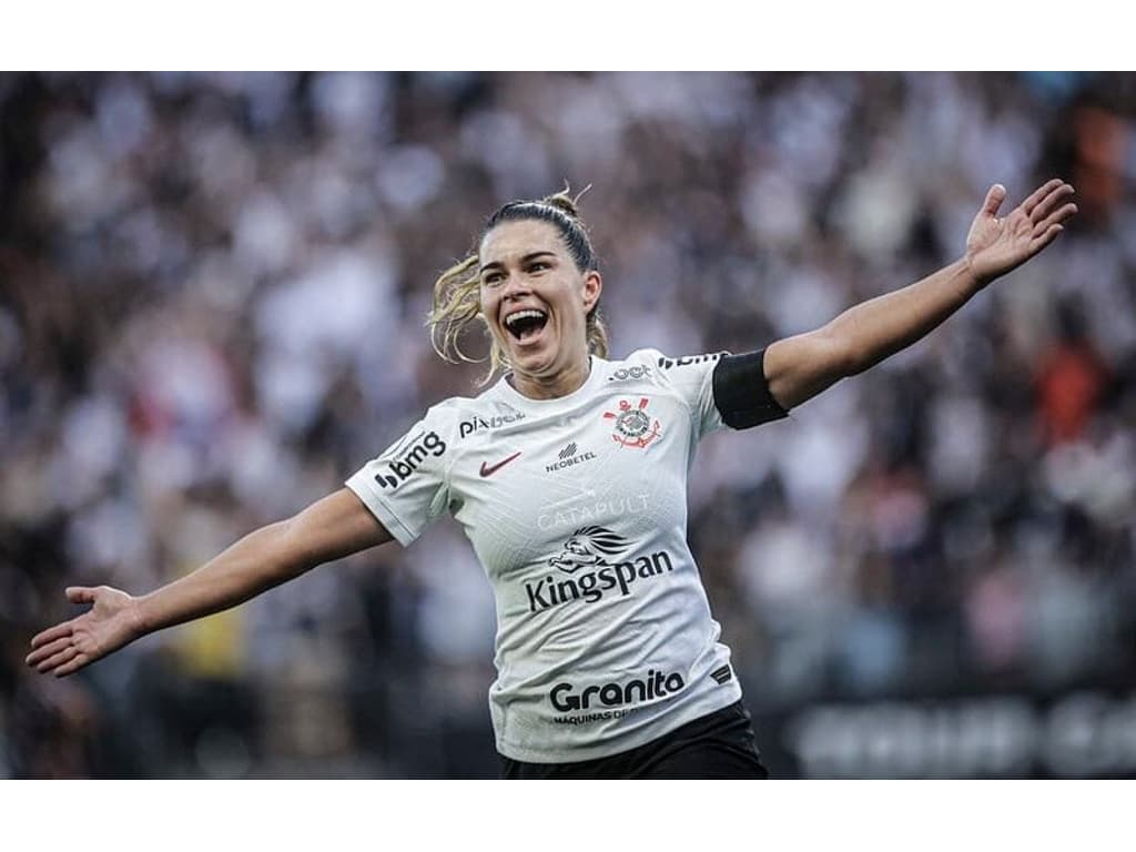 Tamires explains Corinthians' motivation in another Paulista feminino  final; interim coach enjoys the moment 