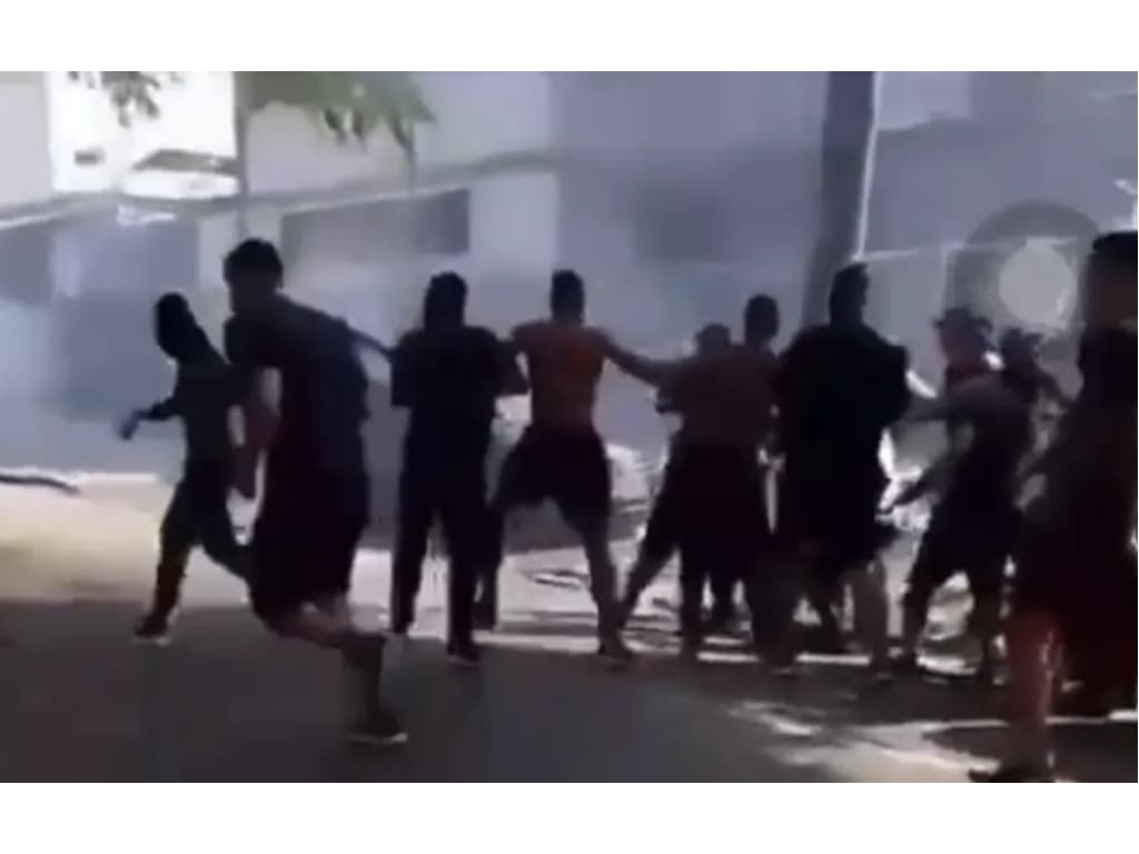 Briga entre organizadas de Botafogo e Flamengo deixa feridos na Penha