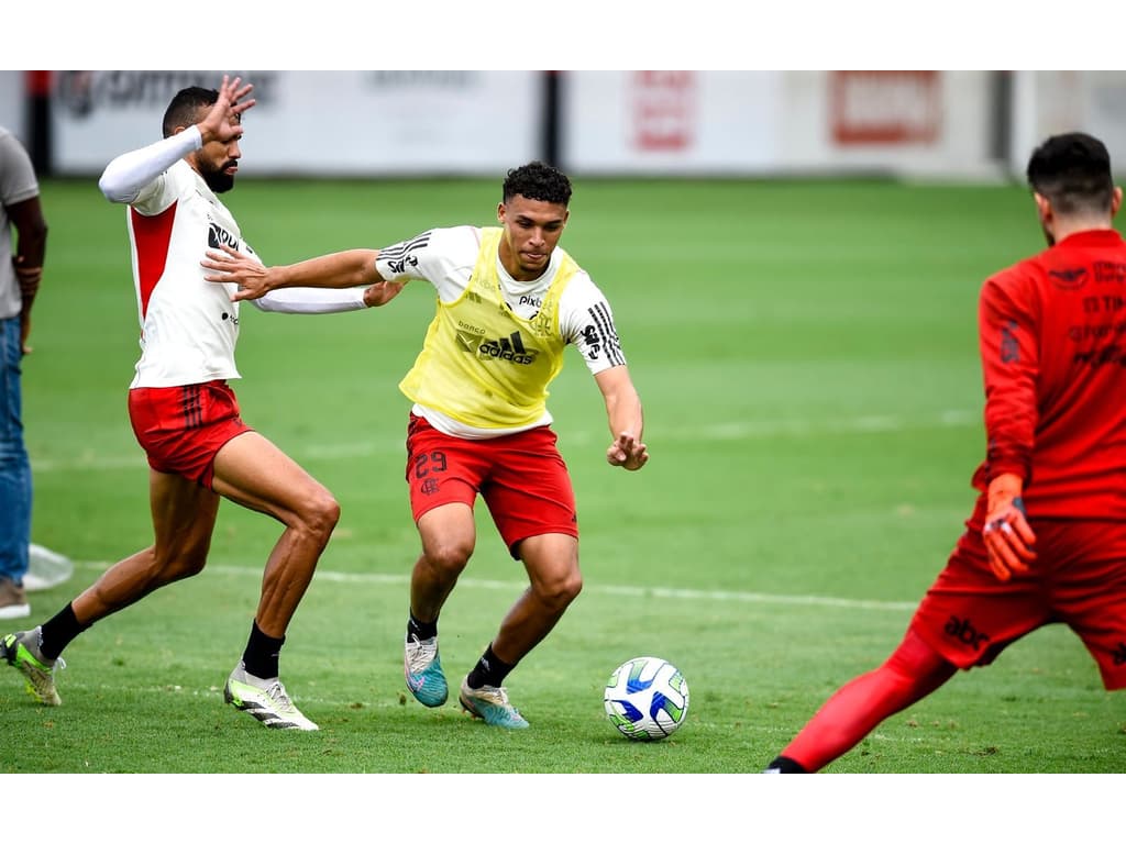 Flamengo marca jogo-treino contra o Zinza FC, e René Simões revela expectativa para amistoso