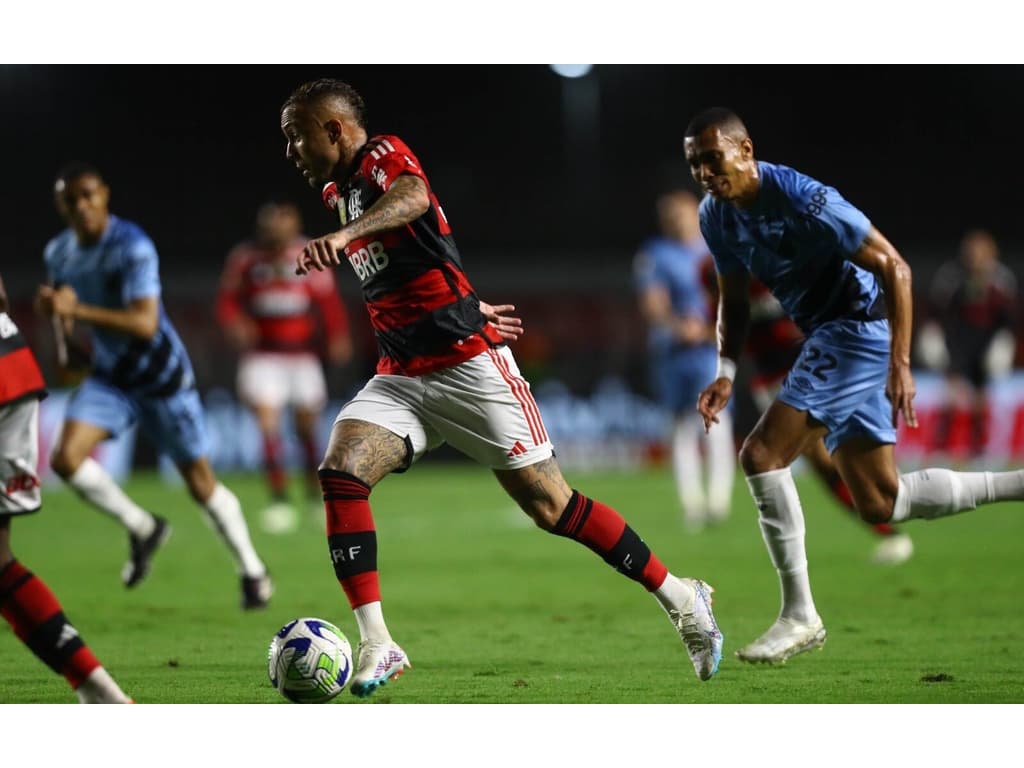 SAIU! Com Gabigol, Flamengo divulga escalação para jogo contra  Athletico-PR, pela Copa do Brasil