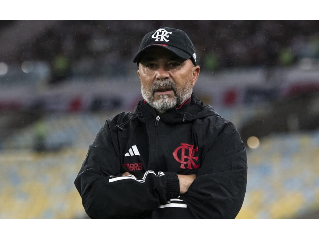 Torcida do Flamengo protesta no estádio e grita Fora Sampaoli