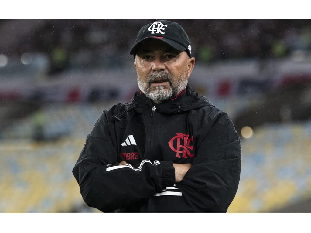 Escalação do Flamengo para clássico contra o Botafogo gera debate nas redes sociais