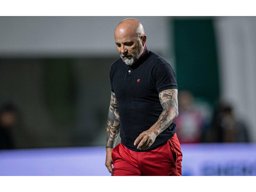 Flamengo deixa G6 do Brasileirão após vitória do Athletico sobre o Internacional