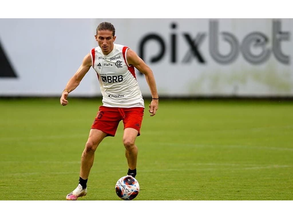 Filipe Luís sofre lesão e desfalca o Flamengo em jogo contra o Athletico