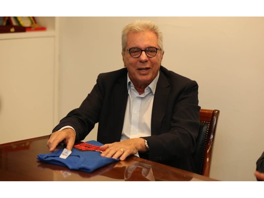 Márcio Braga, ex-presidente do Flamengo, se envolve em acidente de carro