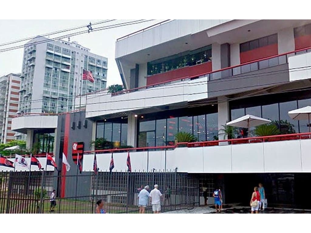 Torcedores do Flamengo preparam protesto em frente à Gávea