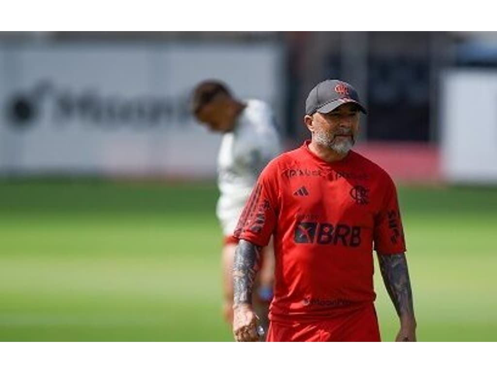 Sampaoli segue no cargo e comanda treino do Flamengo
