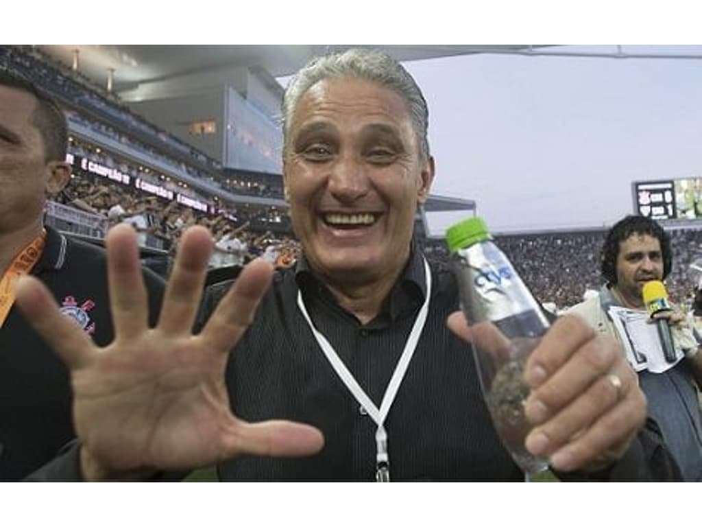 Torcida do Corinthians vai à loucura na web com possível retorno de Tite