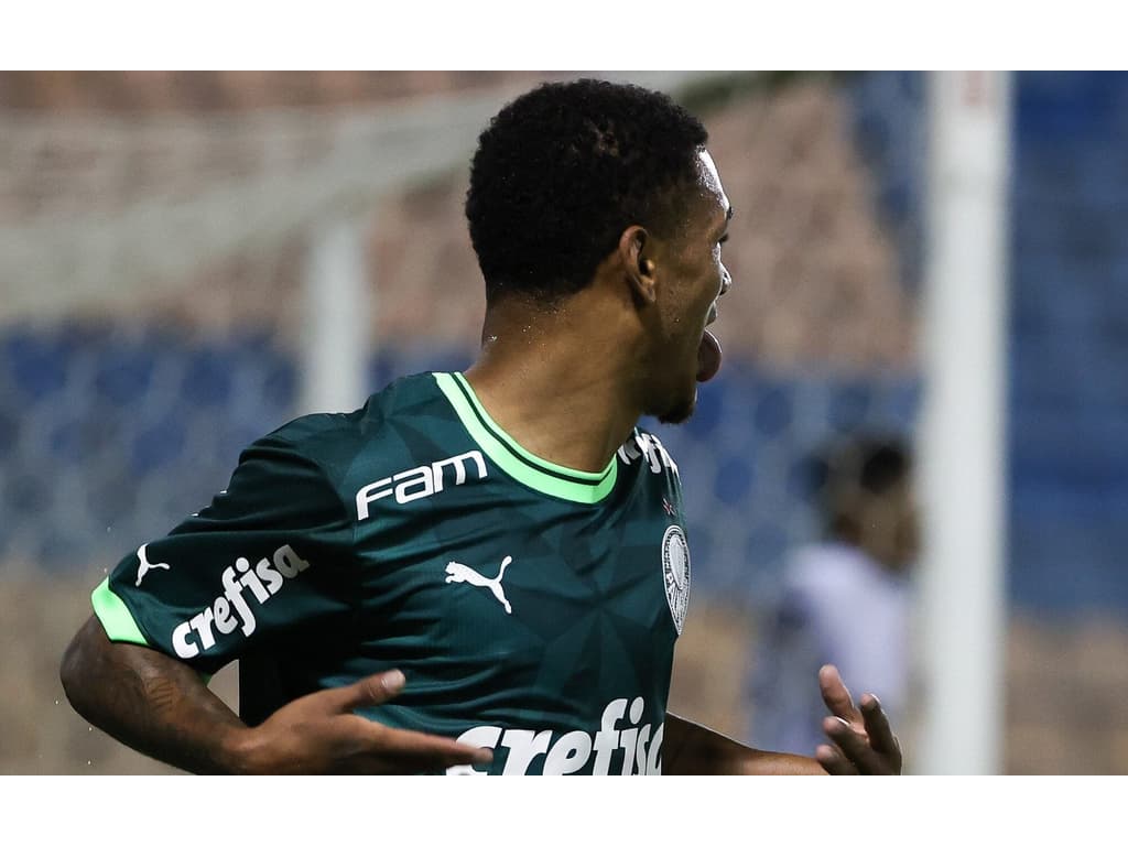 Com direito a gol olímpico, Palmeiras bate o Corinthians pelo Paulistão sub-20