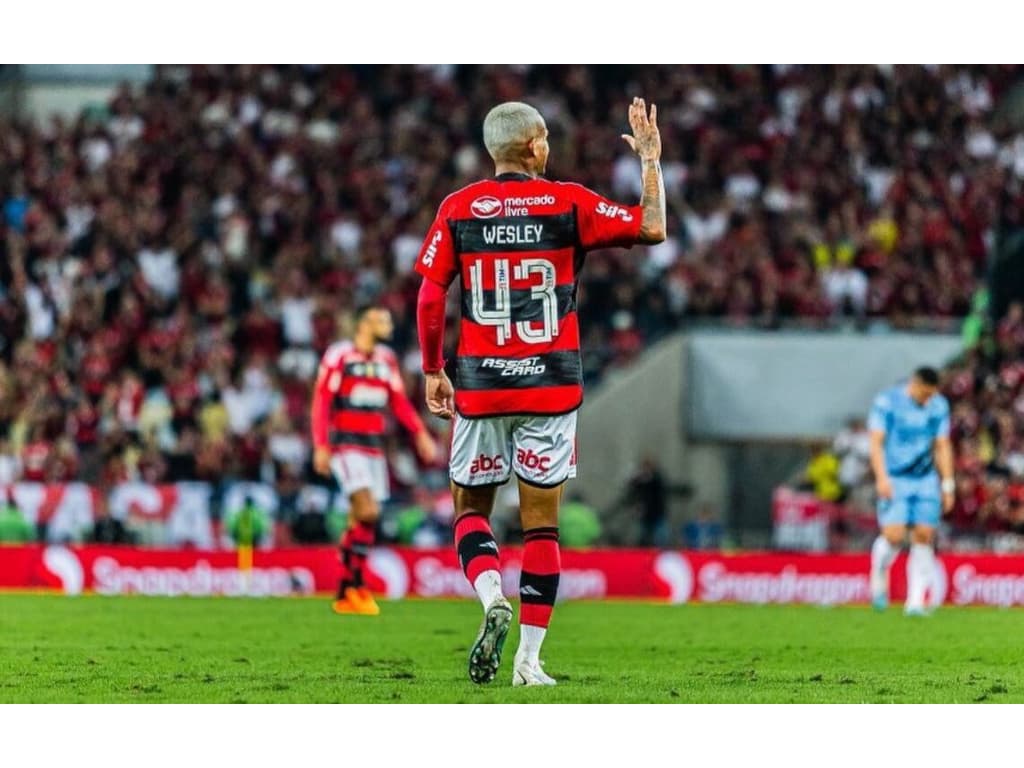 De La Cruz estreia bem, e Flamengo vence primeiro amistoso nos