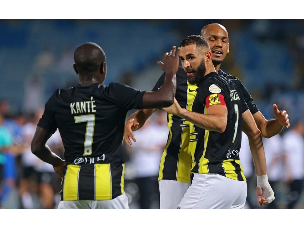 Al-Ittihad, time de Benzema, se retira de campo e jogo é cancelado