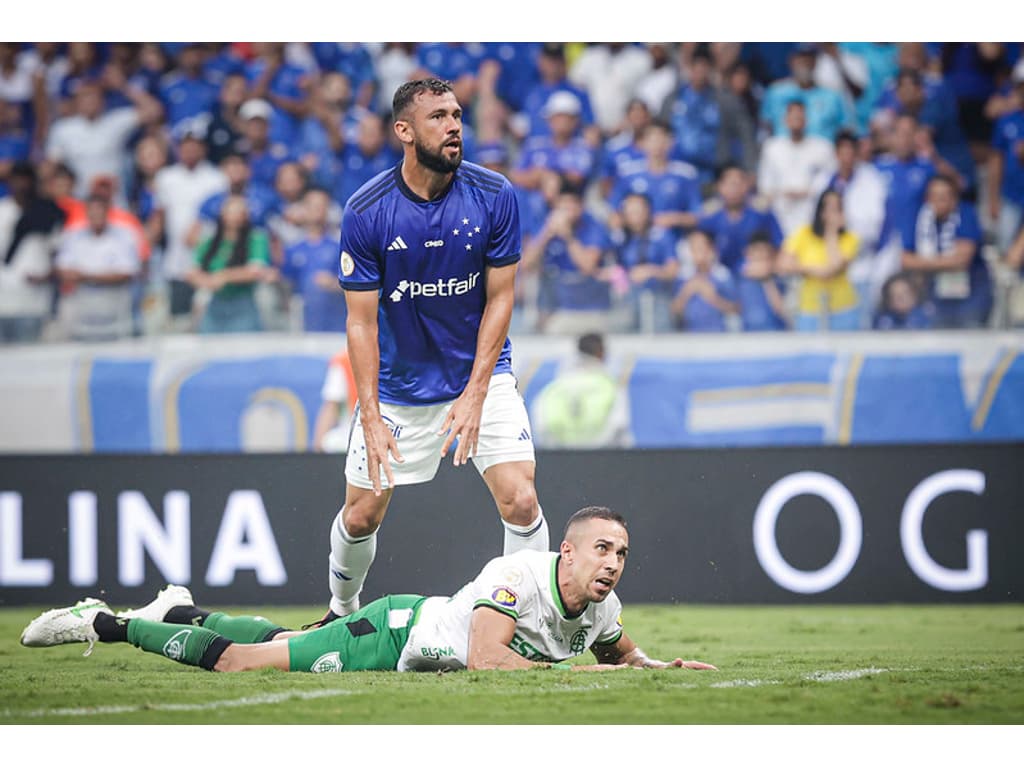 Seleção Brasileira de Futebol tenta quebrar jejum de 36 anos sem