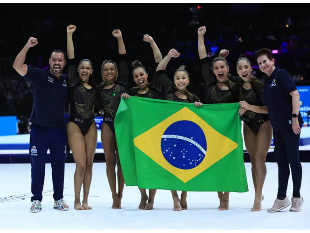 Brasil conquista prata inédita na final por equipes no Mundial de Ginástica  - 04/10/2023 - Esporte - Folha