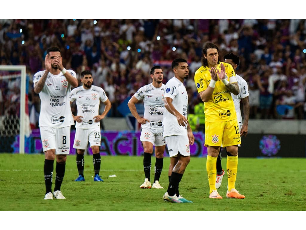 Cássio pede desculpas à torcida do Corinthians após eliminação na Sul-Americana