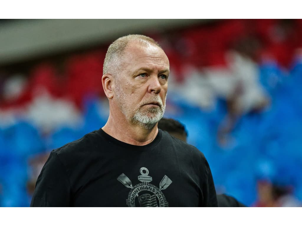 Após eliminação na Sul-Americana, Mano diz que elenco do Corinthians pode entregar mais 