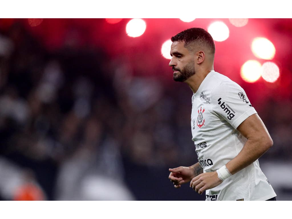 Renato Augusto critica postura do Corinthians contra o Fluminense no segundo tempo: 