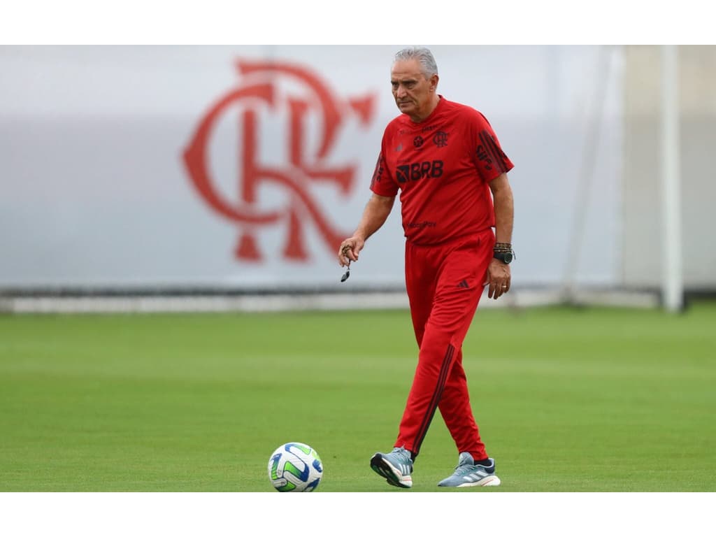 Defensivo ou ofensivo? Veja possíveis escalações do Flamengo contra o Cruzeiro, estreia de Tite