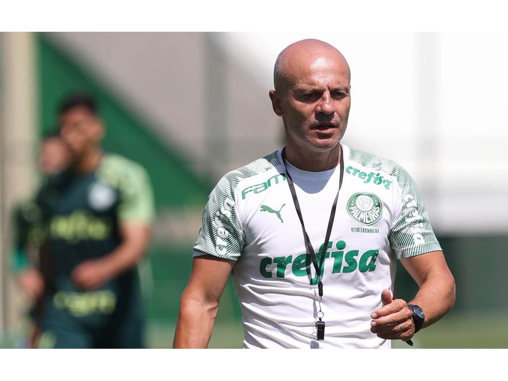 Auxiliar de Abel Ferreira deixa no ar falta de união no ambiente do Palmeiras
