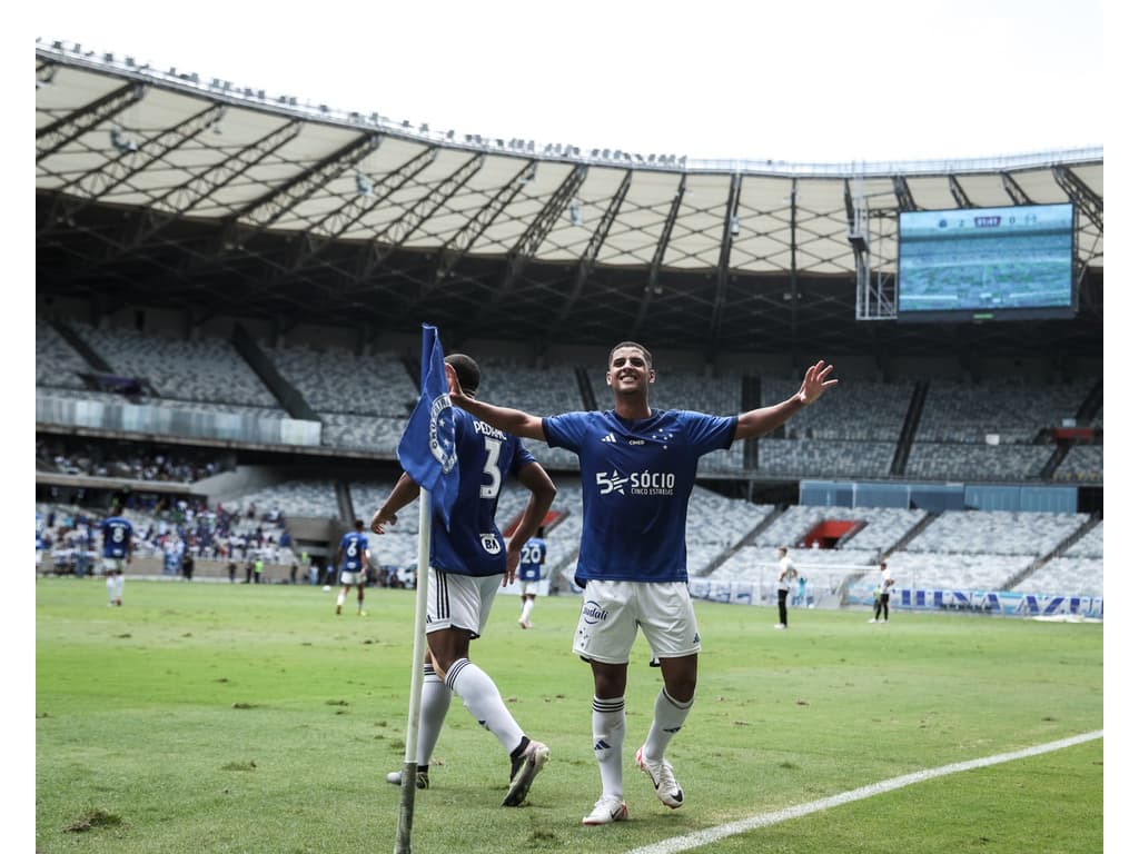 Luciano Castán valoriza ponto conquistado pelo Cruzeiro: 'Difícil