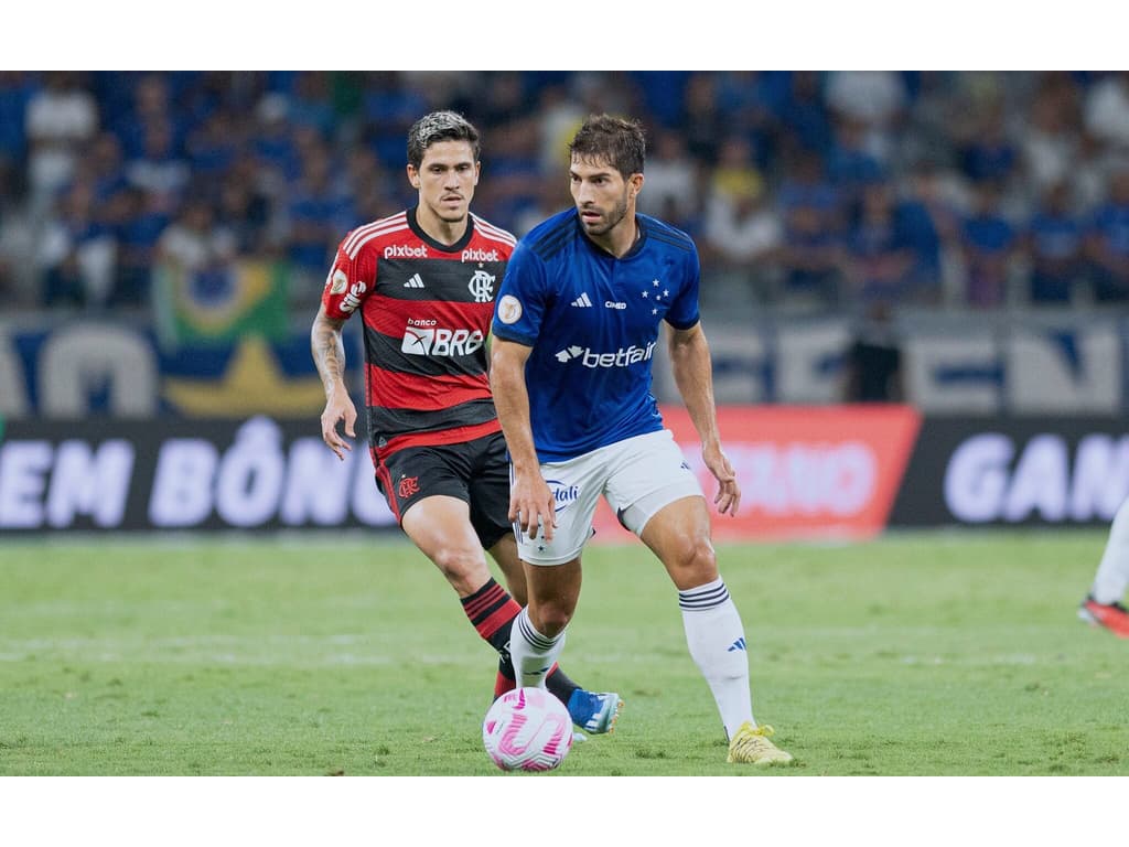 Em estreia de Tite, Flamengo vence o Cruzeiro e retorna ao G4 do Brasileirão