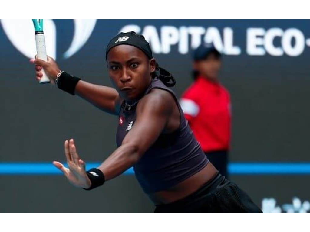 Gauff vence batalha de 3h e vai às oitavas em Pequim. Jabeur fora - Tenis  News