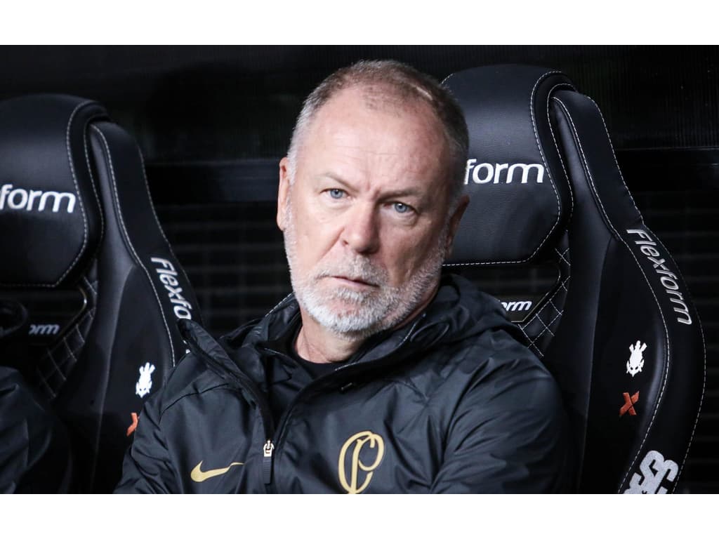 Assista à coletiva de Mano Menezes após empate do Corinthians com o América-MG no Brasileirão
