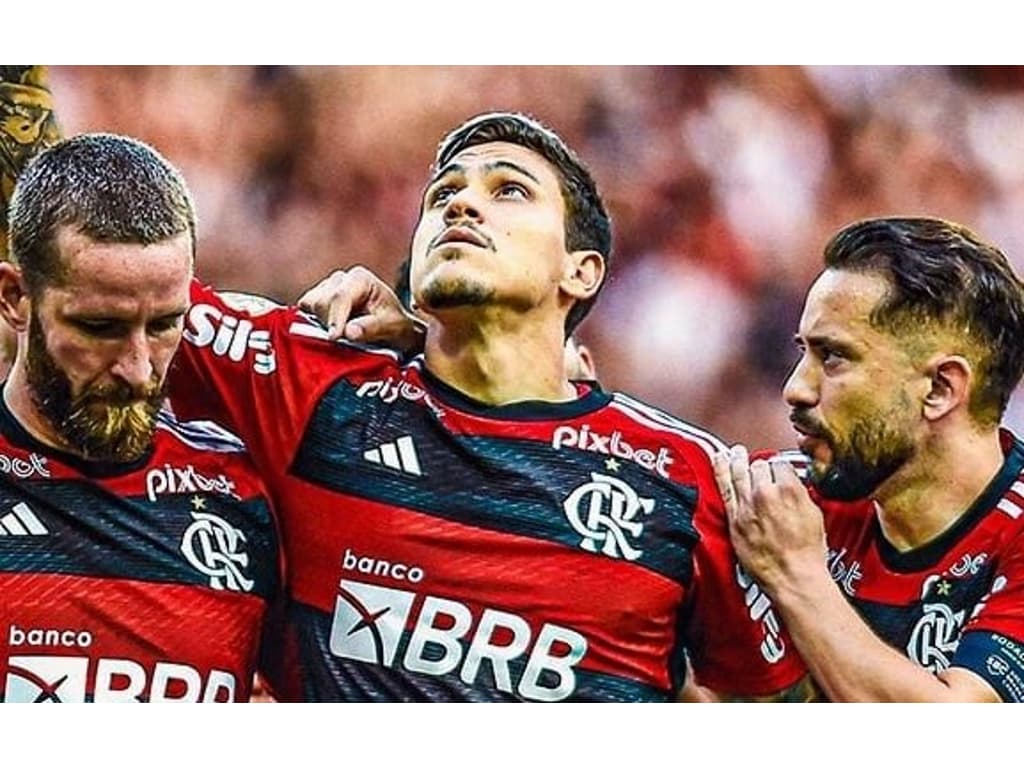 Pedro iguala marca de Romário no Flamengo