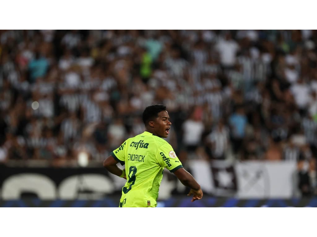 A premiação garantida pelo Inter com a vitória sobre o Botafogo