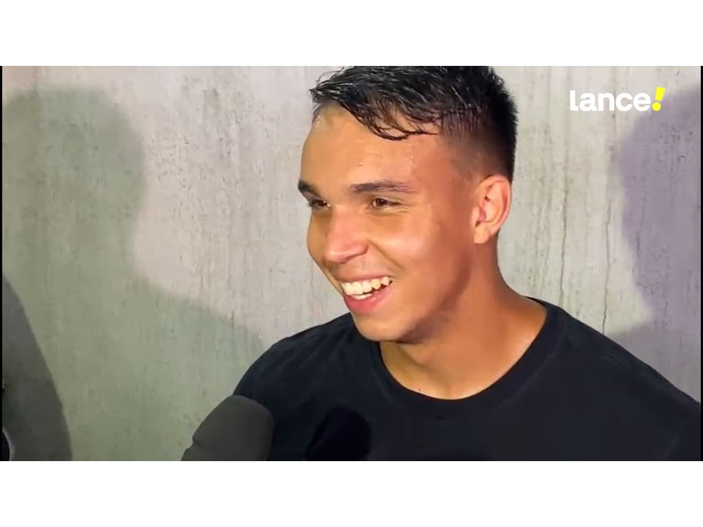 Giovane celebra primeiro gol com a camisa do Corinthians e projeta futuro: 