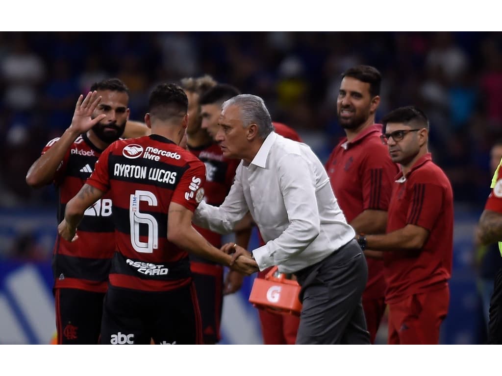 Torcedores do Flamengo elegem vilões após derrota no Maracanã: Ano vergonhoso