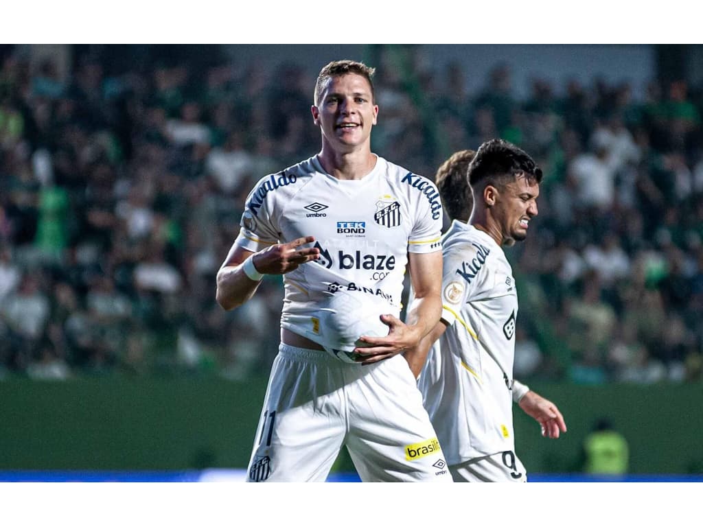 Santos vence Goiás em jogo maluco, encerra jejum e se afasta do Z4