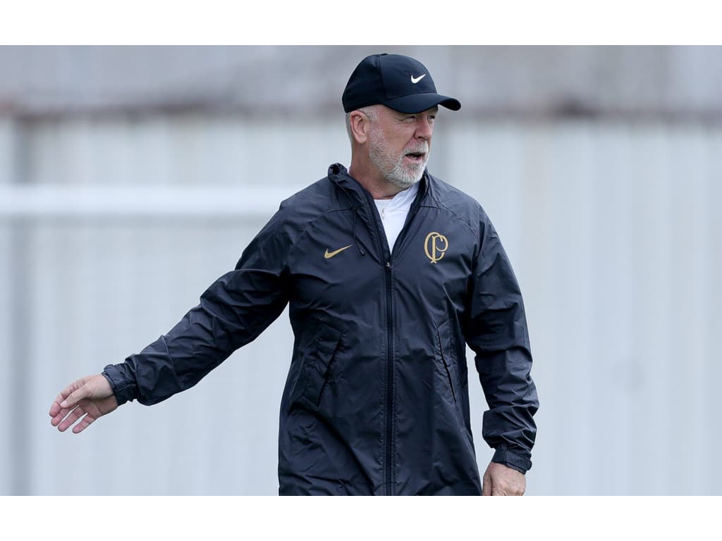 Mesmo com mudanças no elenco, Corinthians mantém espinha dorsal