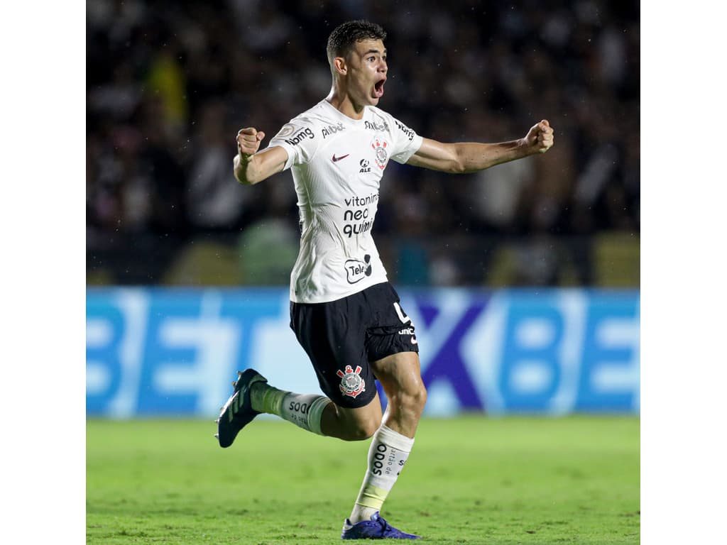 PSG monitora Moscardo, e Corinthians promete jogo duro para vender sua joia