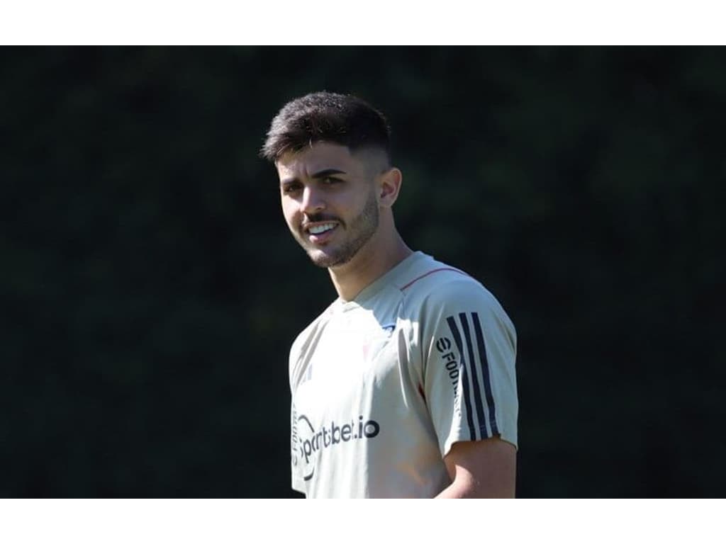 Presidente do São Paulo abre jogo sobre propostas da Europa por Beraldo