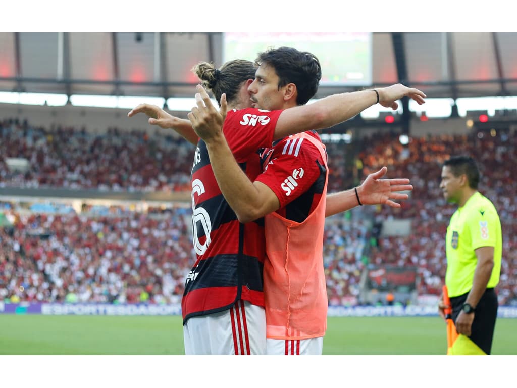 ANÁLISE: Despedida de ídolos marca novo capítulo da necessidade por reformulação no Flamengo