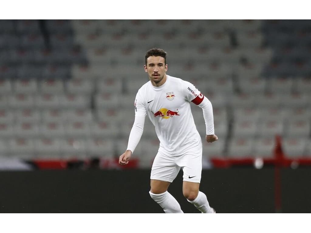 Flamengo inicia conversas para contratação de Léo Ortiz