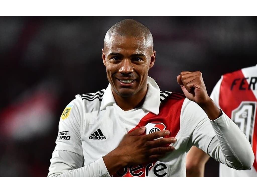 Saiba quando Flamengo pretende anunciar De La Cruz