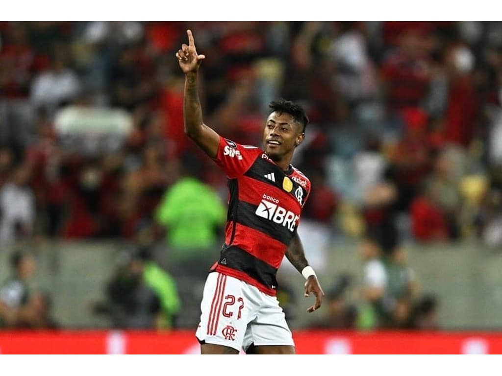 Flamengo anuncia renovação de Bruno Henrique; veja tempo de contrato