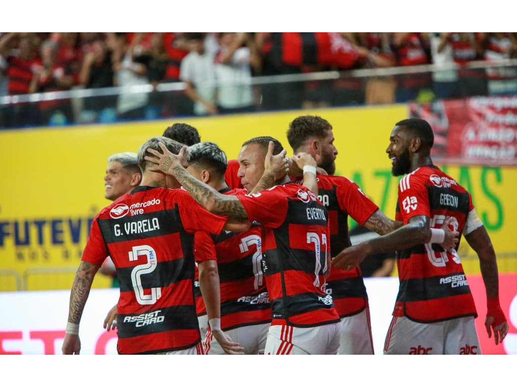 Web reage ao primeiro tempo do Flamengo contra o Audax: Uma máquina