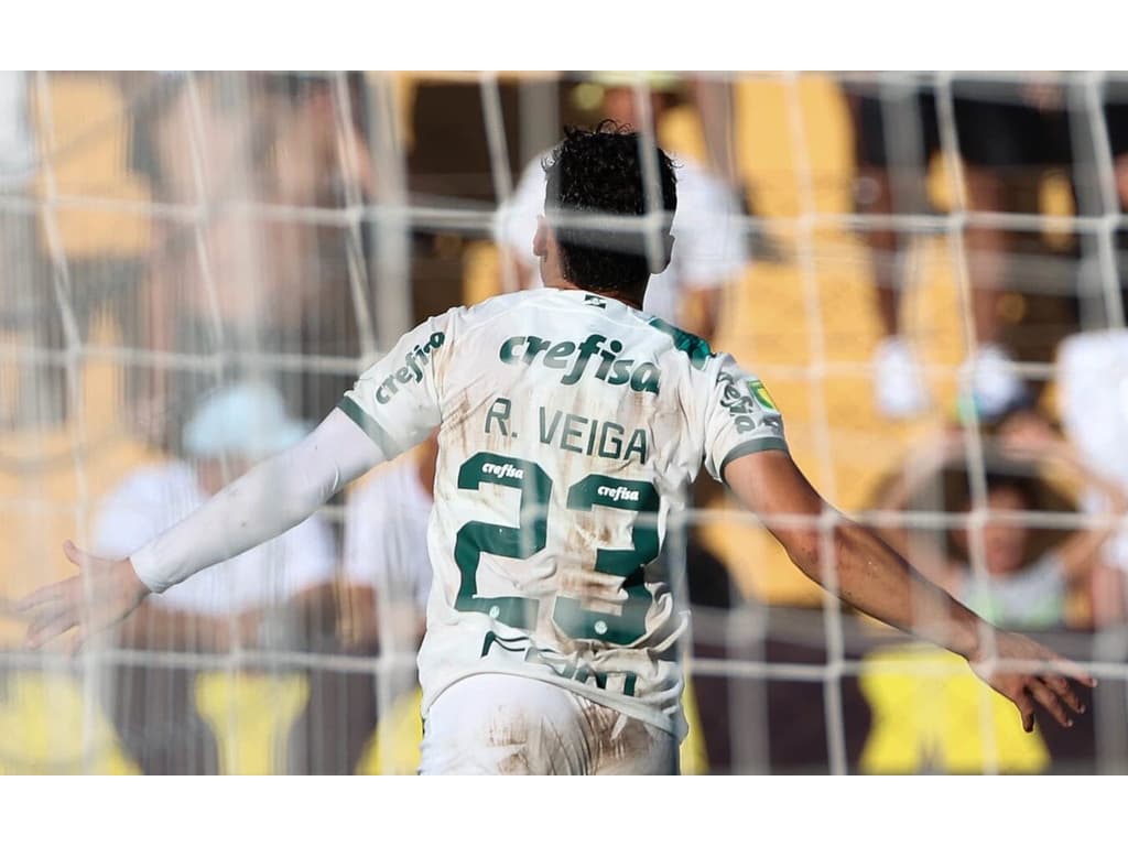 Raphael Veiga brilha no Palmeiras e se aproxima de centésimo gol na carreira