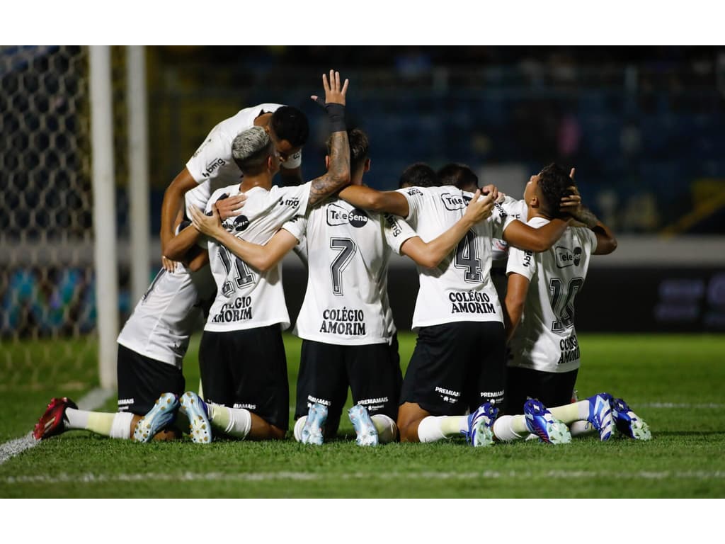 Corinthians leva gol no fim, mas vence o Guarani nos pênaltis e avança na Copinha