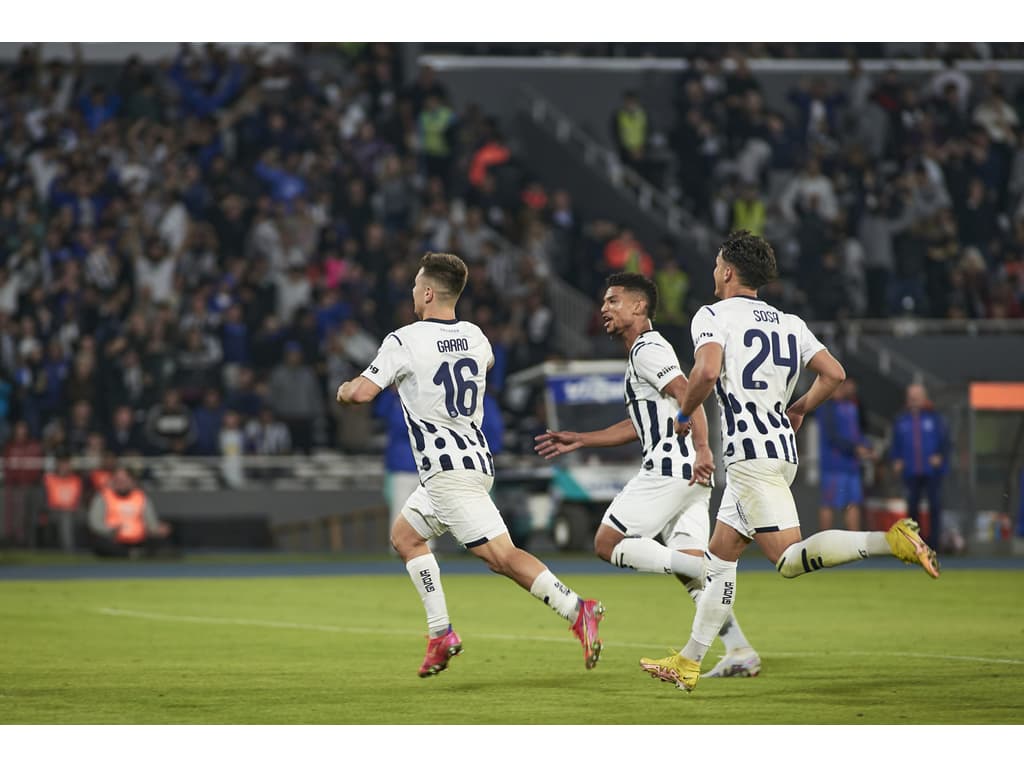 Acerto por Garro prevê amistosos entre Corinthians e Talleres; veja detalhes