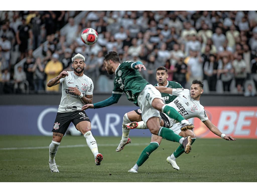 Romero marca golaço de voleio, e Corinthians estreia no Paulistão com vitória sobre o Guarani