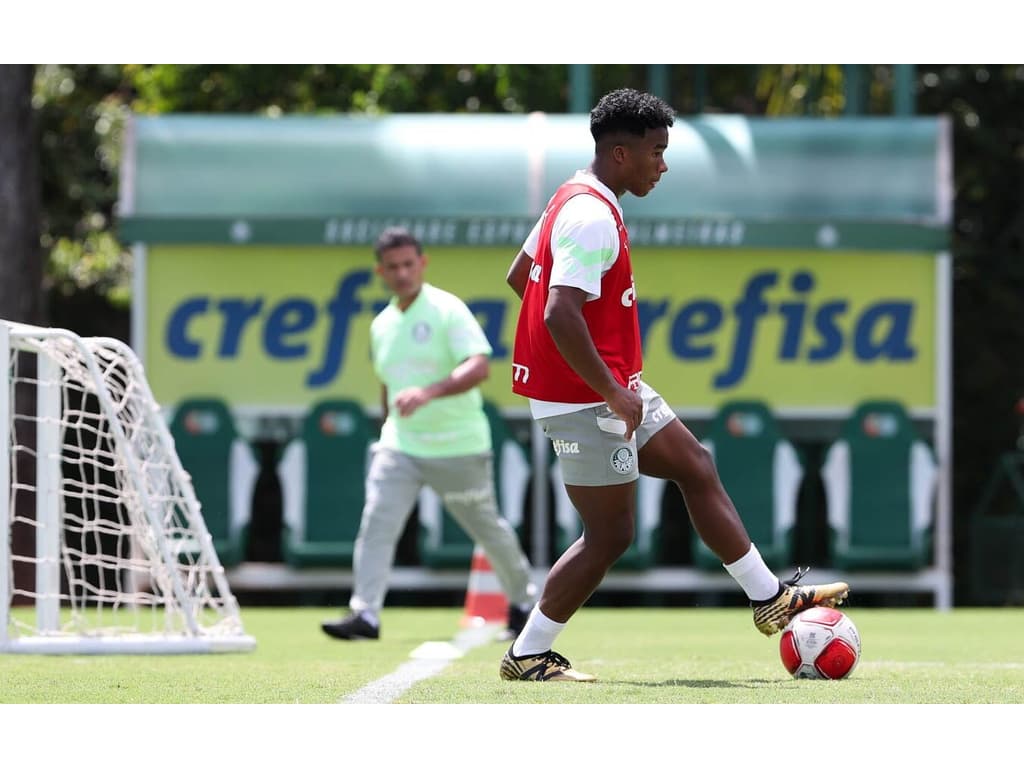 Endrick dispensa folga de Carnaval e realiza treinamento no Palmeiras após Seleção.
