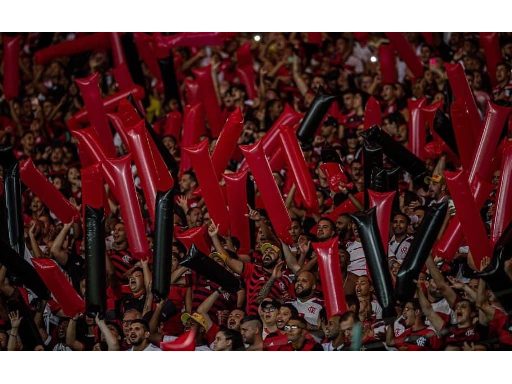 Torcida do Flamengo busca sucesso com versão inspirada na Mocidade: conheça a música