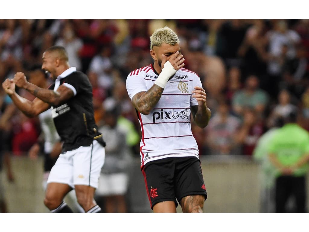 Gabigol enfrenta problemas em cobranças de pênaltis pelo Flamengo.